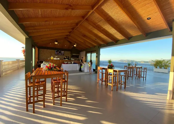 360 Splendor 407 -ocean View -breakfast Included!